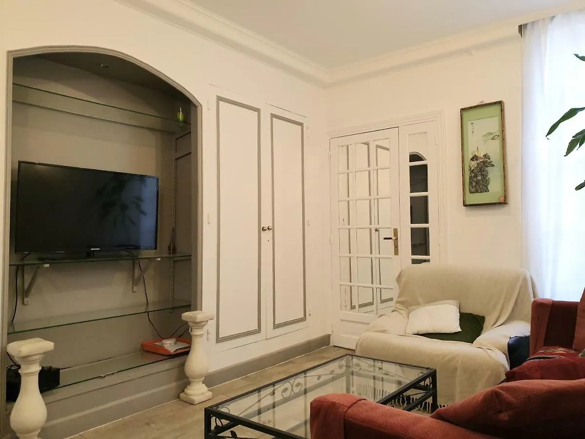 Apartment Eco Champs Elysees